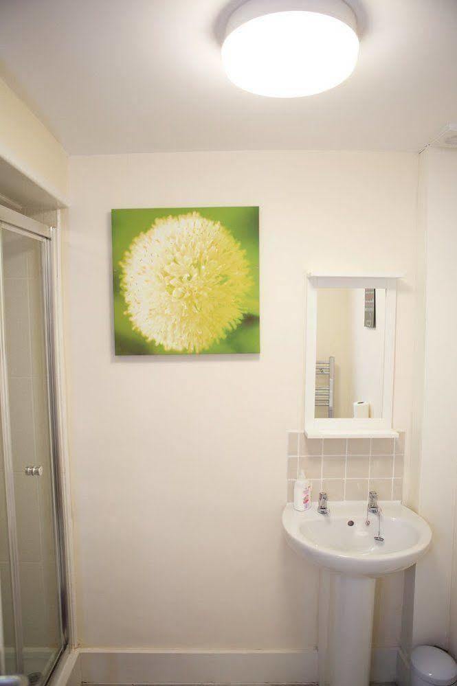 Bristol Serviced Lets - 152/154 Bath Road Екстериор снимка